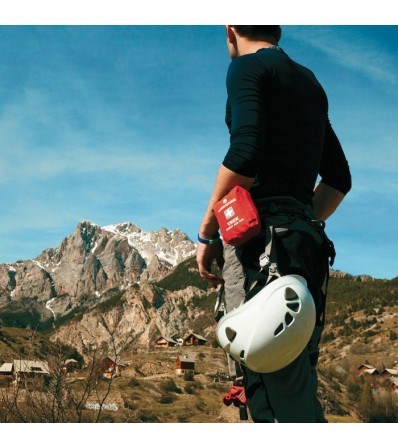 Аптечка Lifesystems Trek First Aid Kit